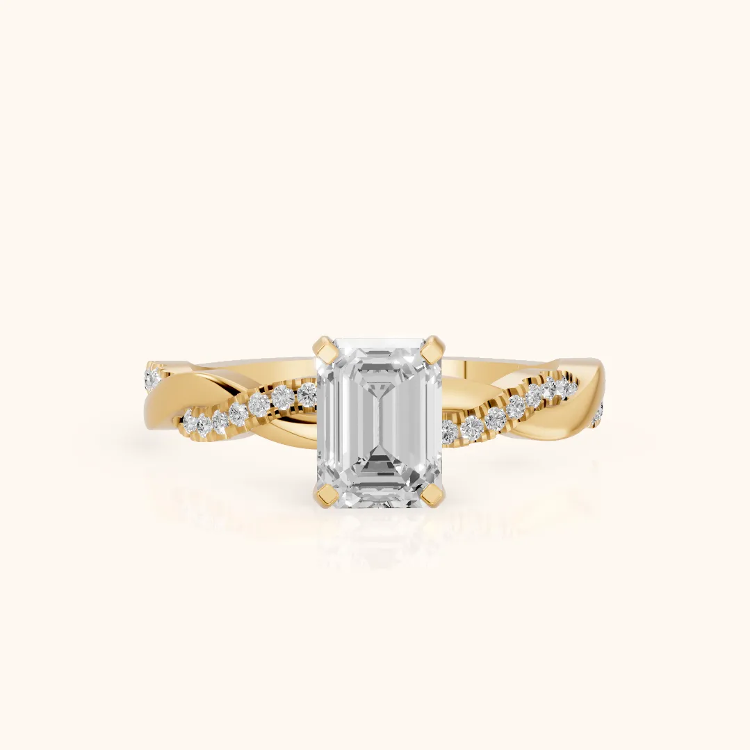 Bague de fiançailles en or jaune avec diamants émeraudes et pierre latérale torsadée