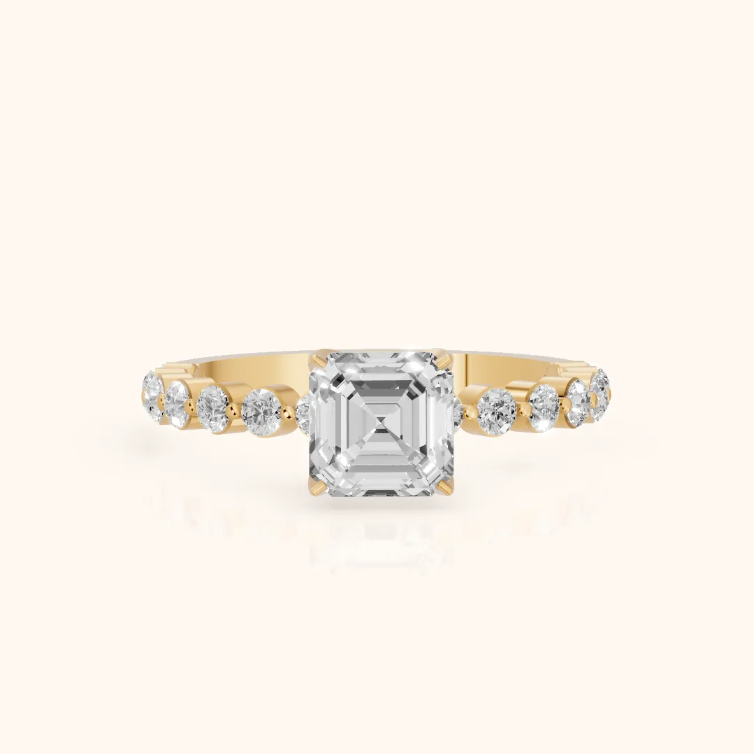 Bague de Fiançailles Eleanor Majesty en Or Jaune avec Diamant Coussin et Pierres Latérales