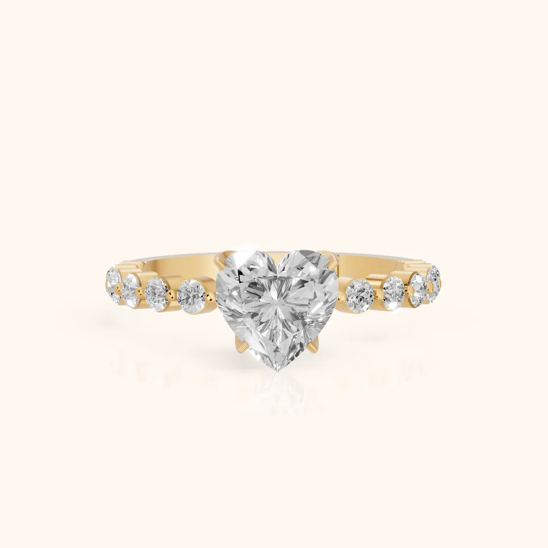 Bague de Fiançailles Eleanor Majesty Cœur Diamant avec Pierres Latérales en Or Jaune