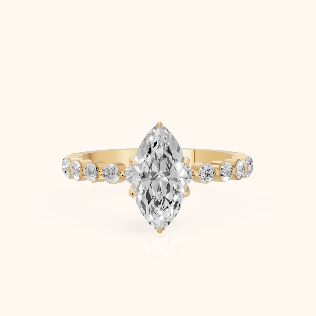 Bague de fiançailles en or jaune avec diamant Marquise et pierres latérales Eleanor Majesty