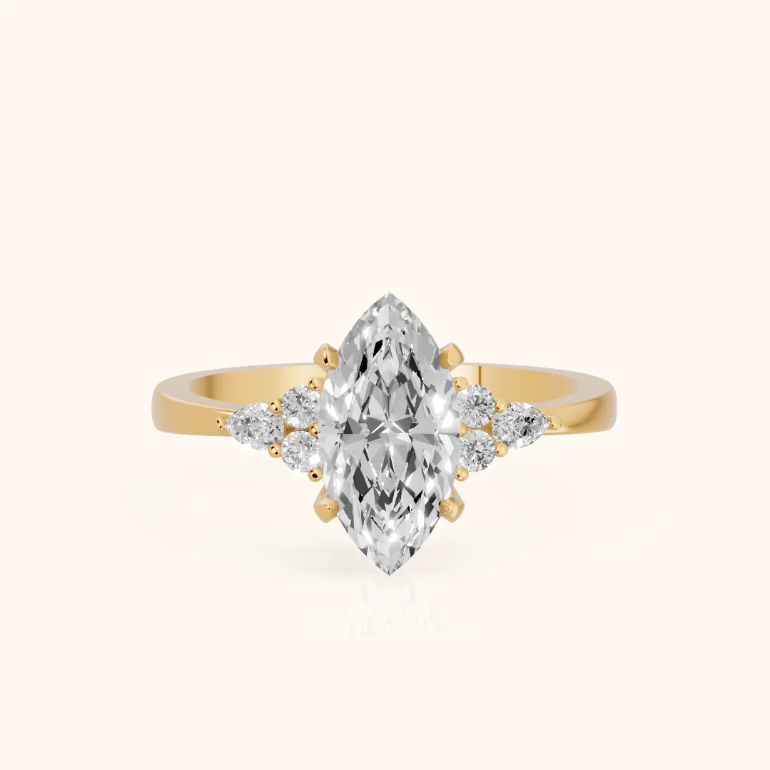 Bague de fiançailles Amelia en or jaune avec trois diamants taille marquise