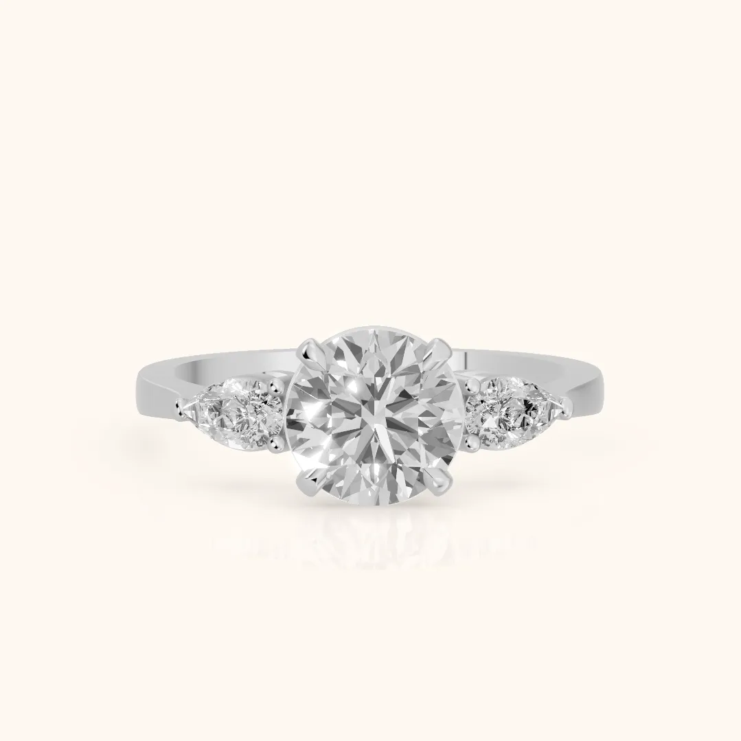 Bague de fiançailles Grace à trois pierres en argent avec diamants ronds