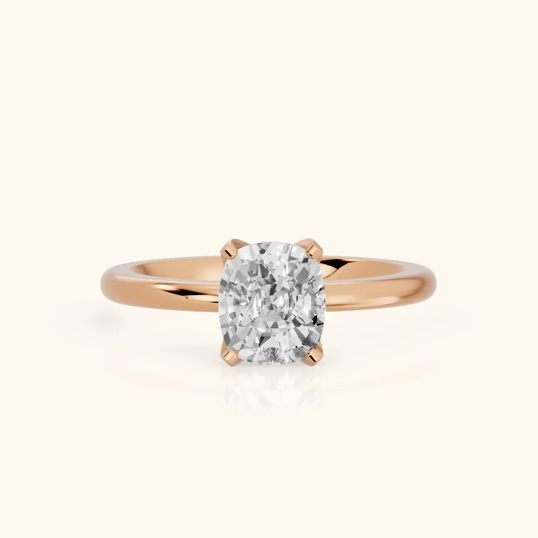 Bague de fiançailles Flora Guardian Solitaire en or rose avec diamant taille coussin